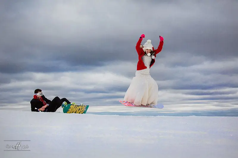 Bride on snowboard the most beautiful subjects for my wedding photos