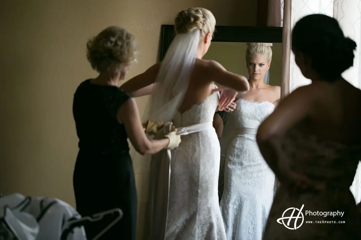 mother-helping-the-bride