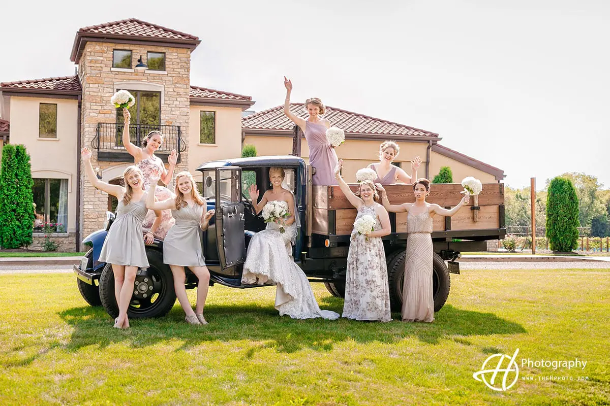 all-the-girls-on-truck