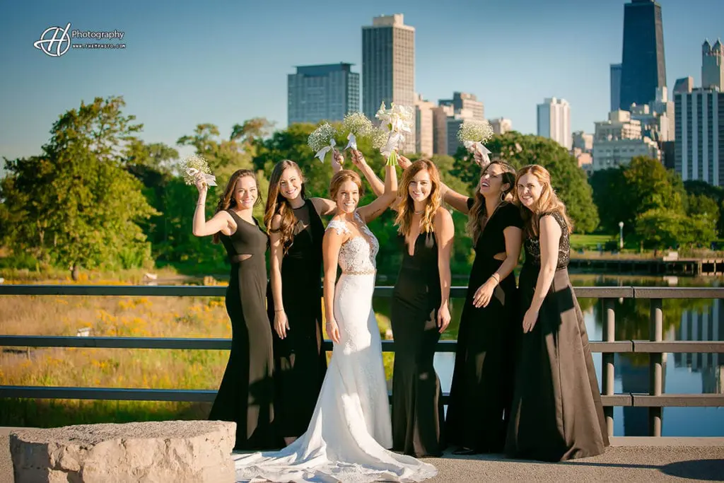 bridemaids posing
