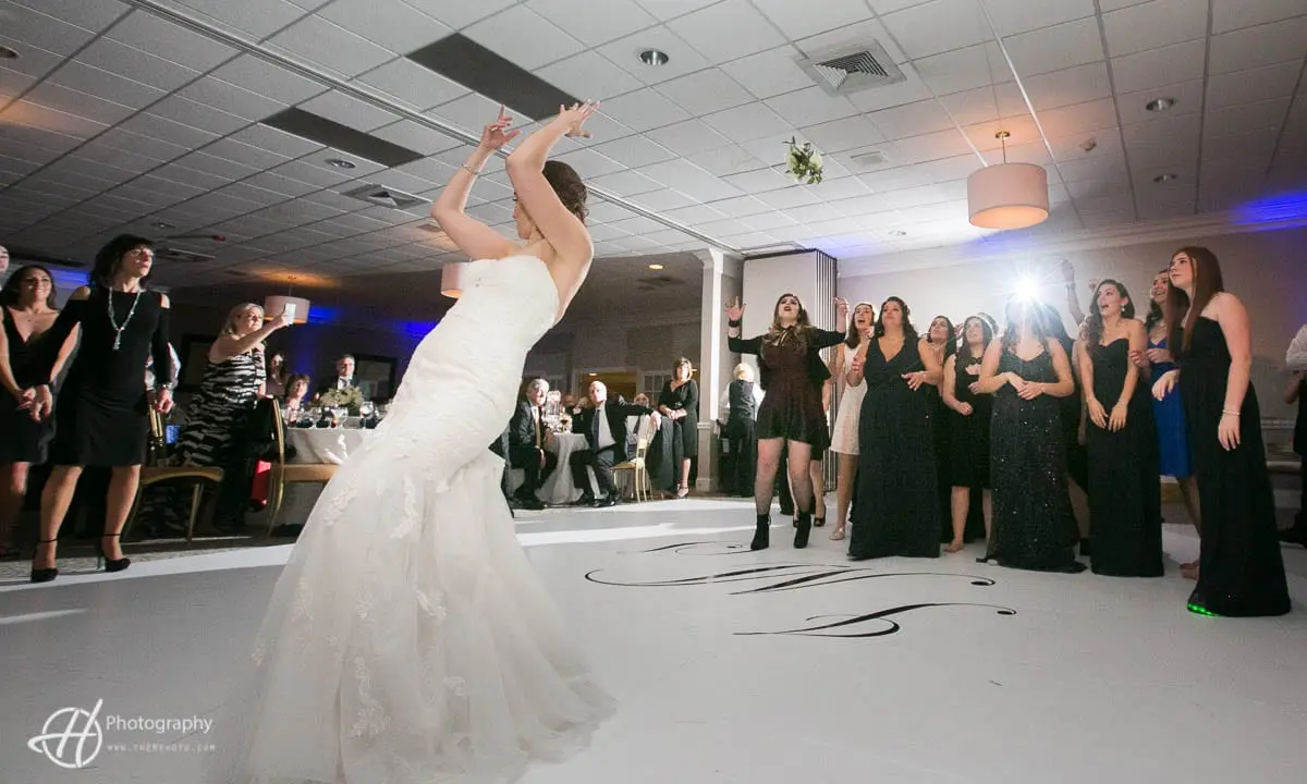 bouqet-toss-Mission-Hills