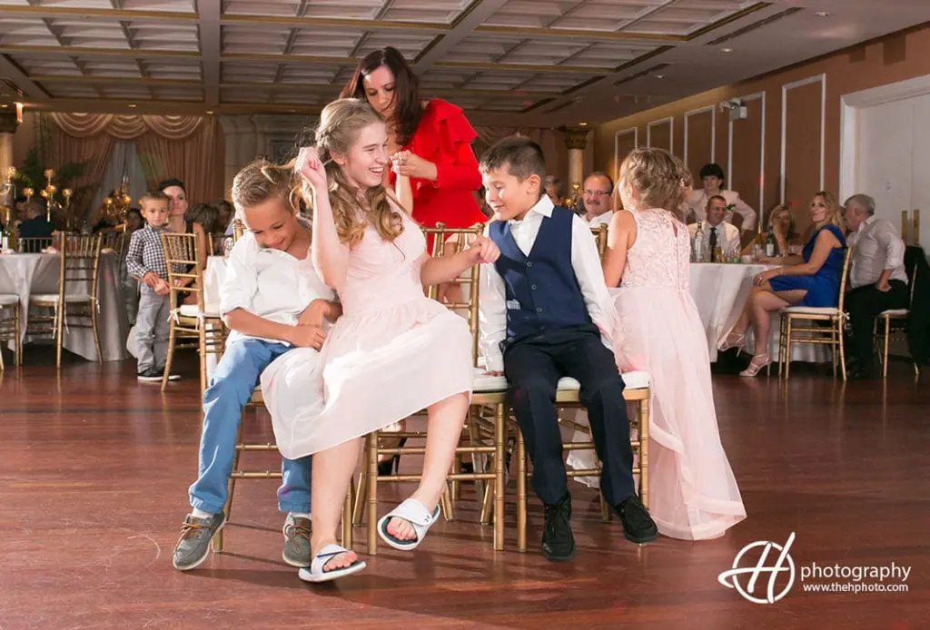 wedding-lots-of-kids