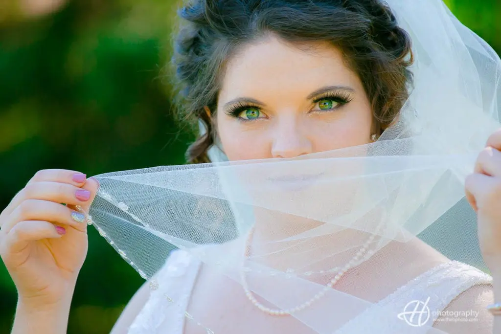 green eyes bride