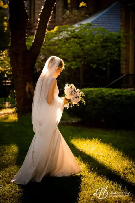 Candid photo of the bride