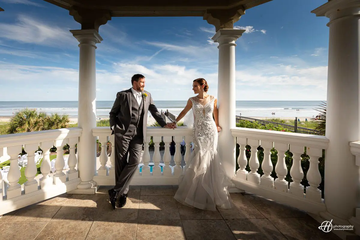 wedding pic at the balcony 