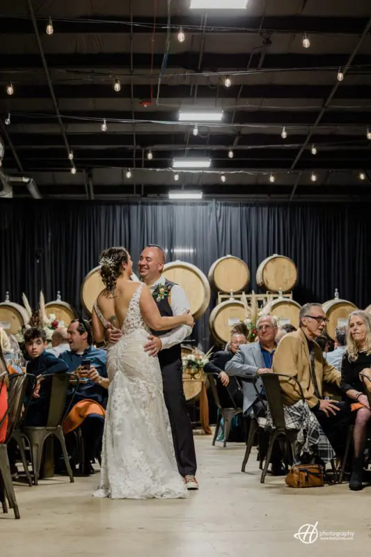 bride-groom-dance
