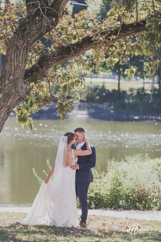 wedding photo under the Oak at the Brix 