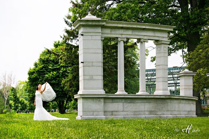 bride is playing with the veil