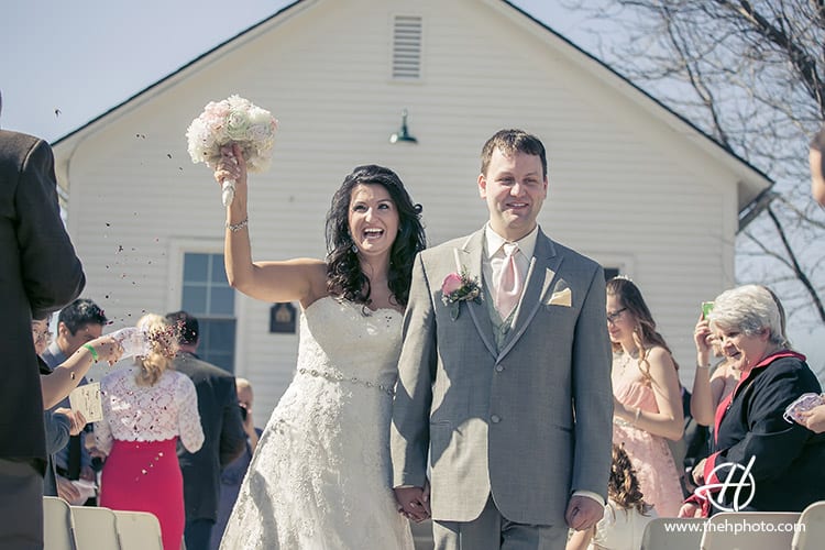 happily-married-at-the-barn-in-streamwood