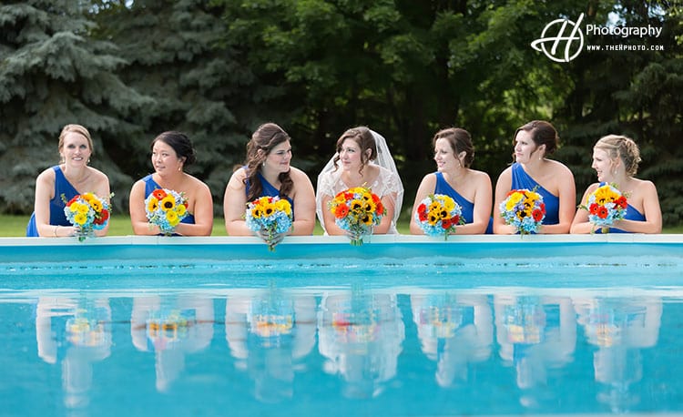 wedding-photo-at-pool