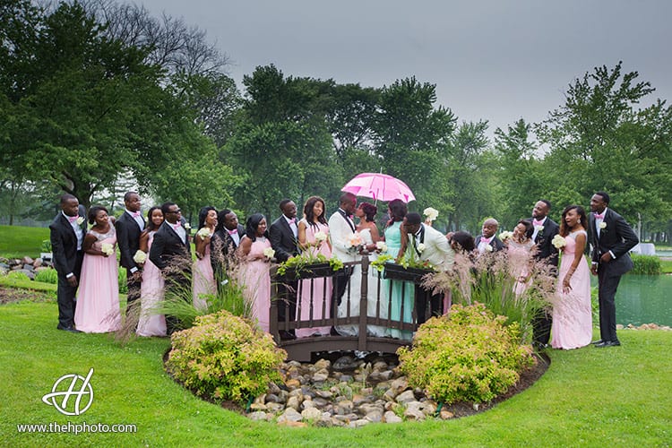 rain-at-wedding-photo-session
