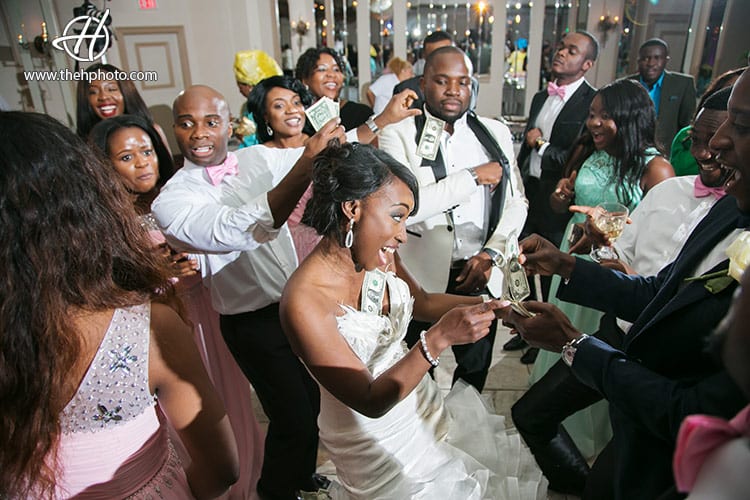 dancing-photos-at-wedding
