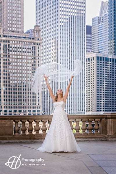 Best wedding photo Magnificent Mile Chicago 
