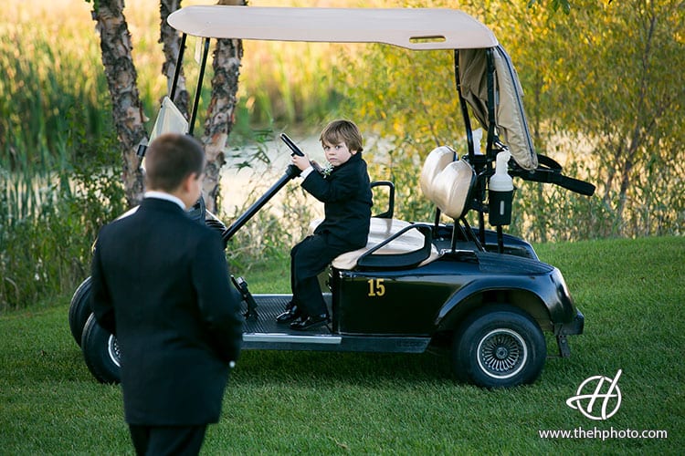 kids-playing-at-wedding