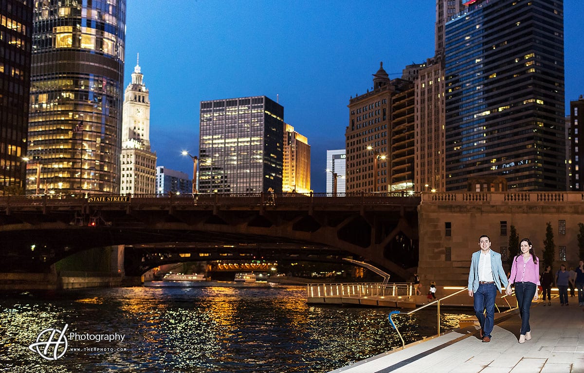 Engagement-Chicago-River-Walk
