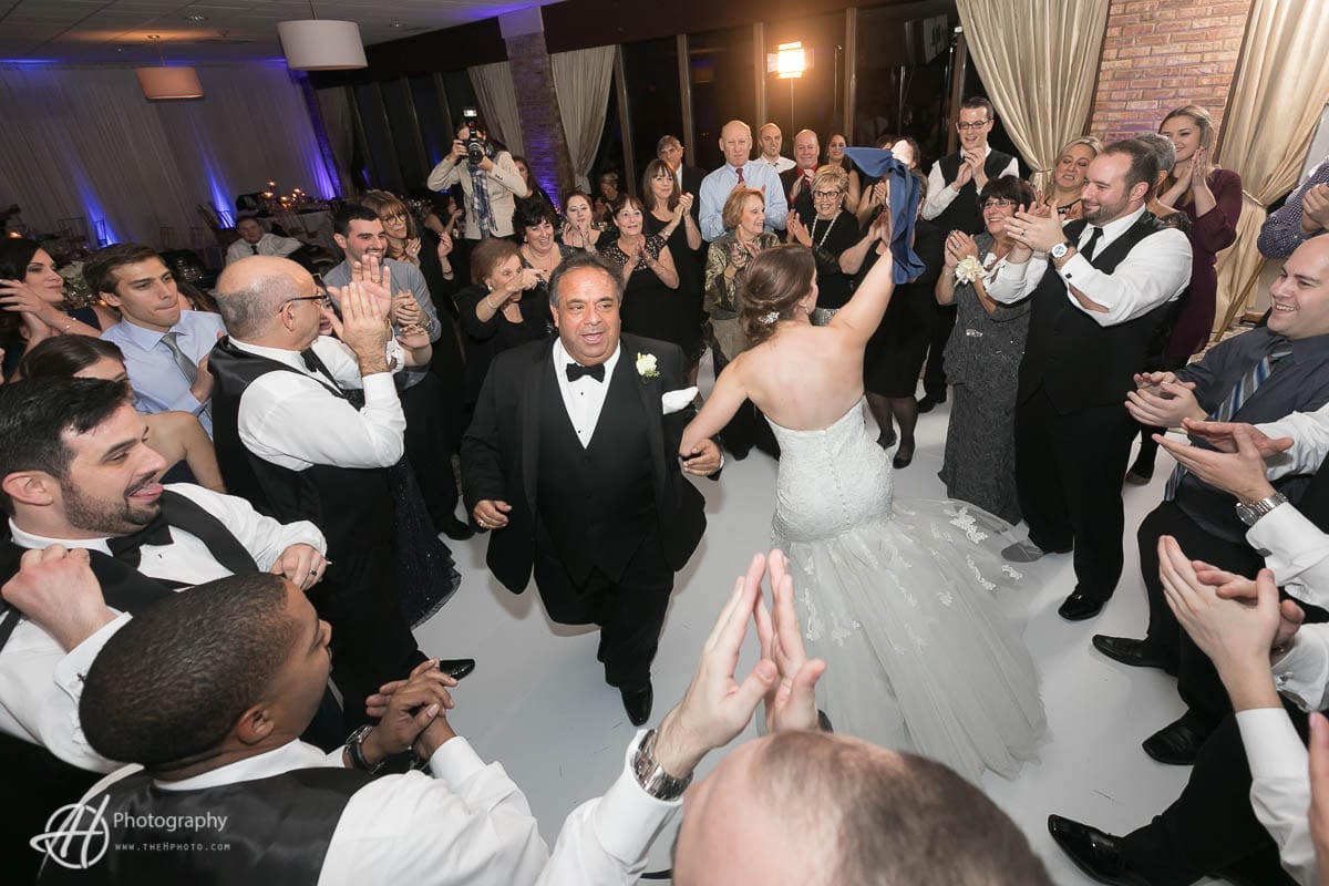 bride-dancing-hora