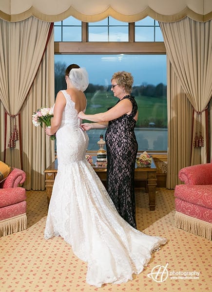 mother helping the bride